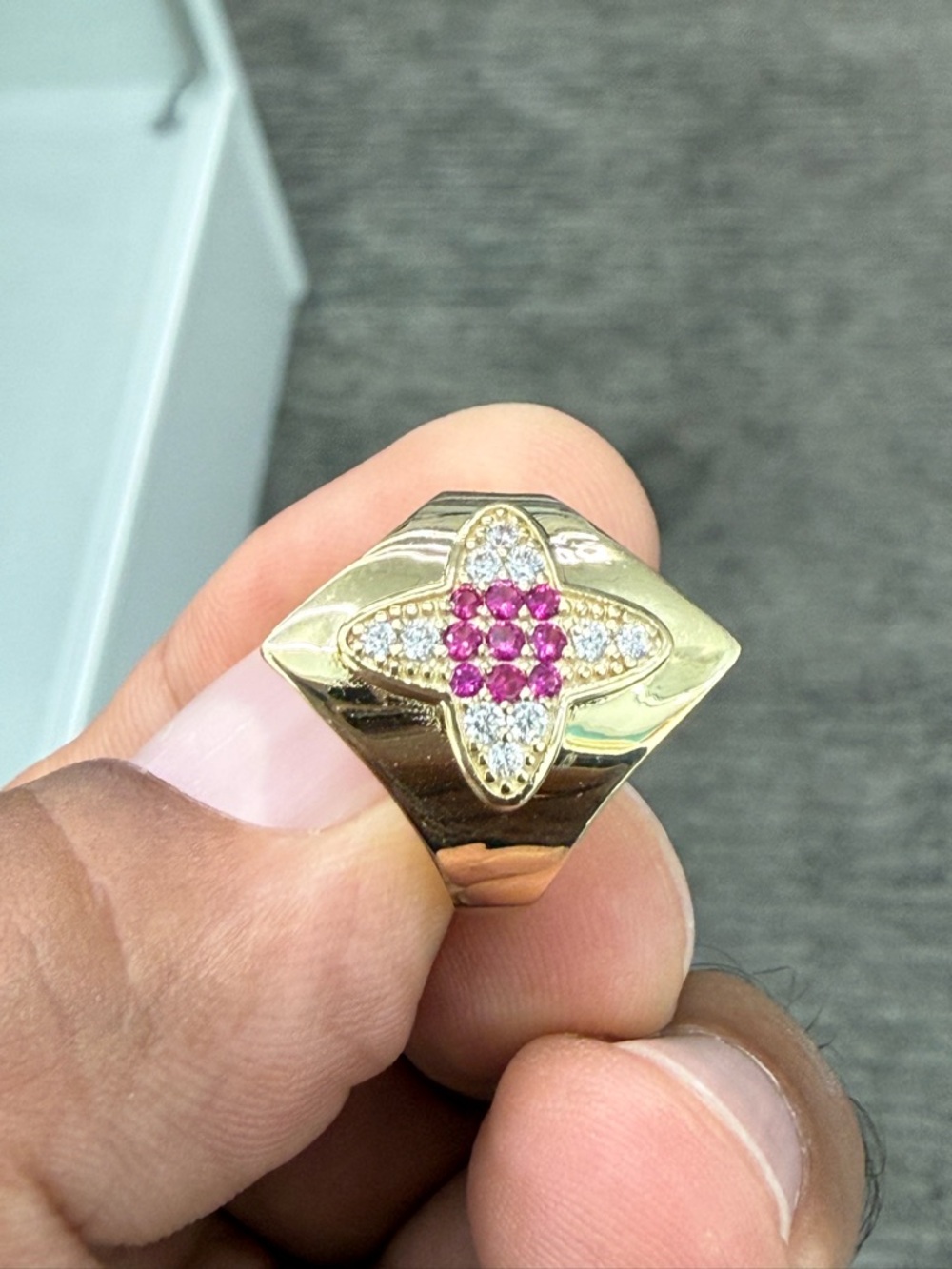 10 Kt Real Gold Women’s Ring size 7 - Picture 5 of 8
